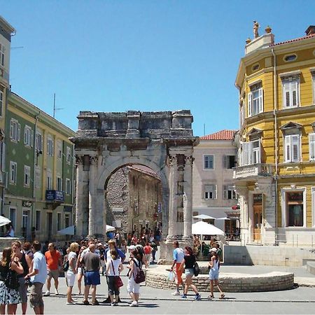 1 Bedroom Awesome Apartment In Pula Exterior foto