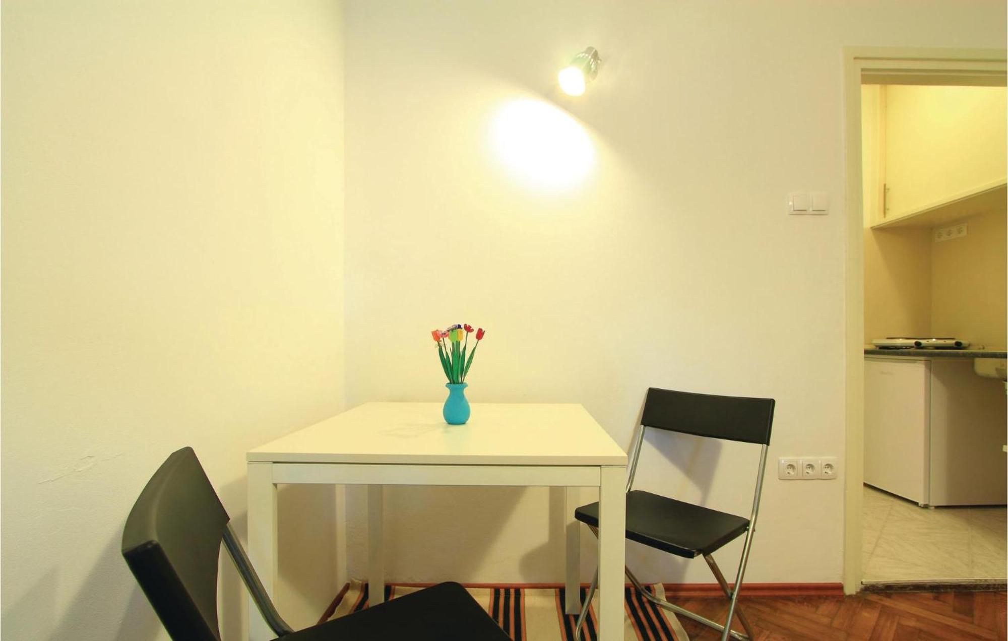 1 Bedroom Awesome Apartment In Pula Exterior foto