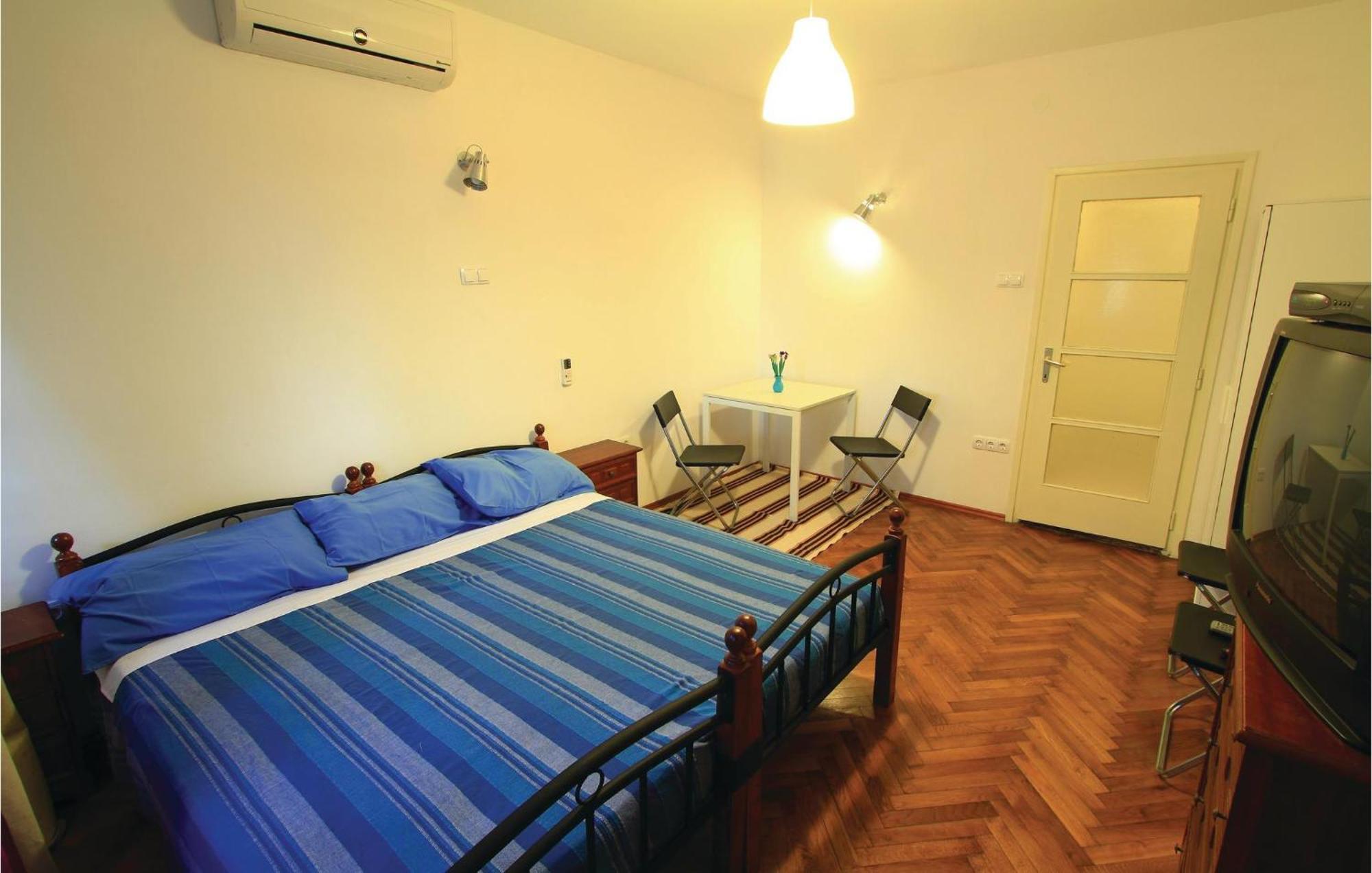 1 Bedroom Awesome Apartment In Pula Exterior foto